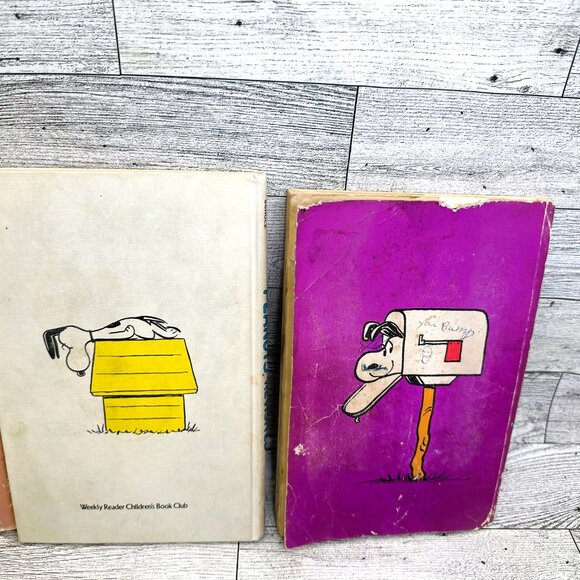 Vintage Charlie Brown & Snoopy Comic Books by Charles M. Schulz (11 each) - Picture 11 of 16